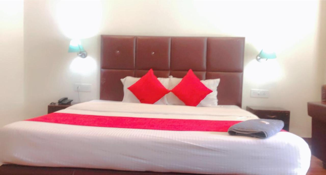 Hotel Hadimba - In City Center Manali  Ngoại thất bức ảnh